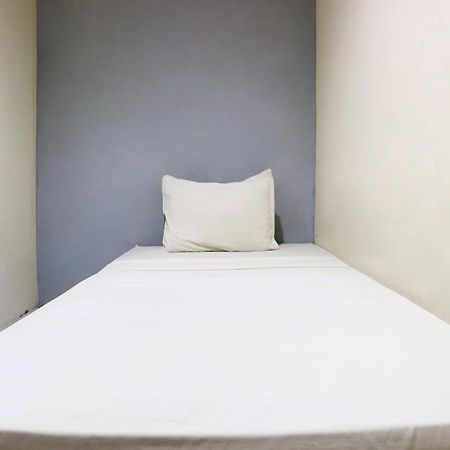 Sabrina Guest House Джакарта Екстериор снимка