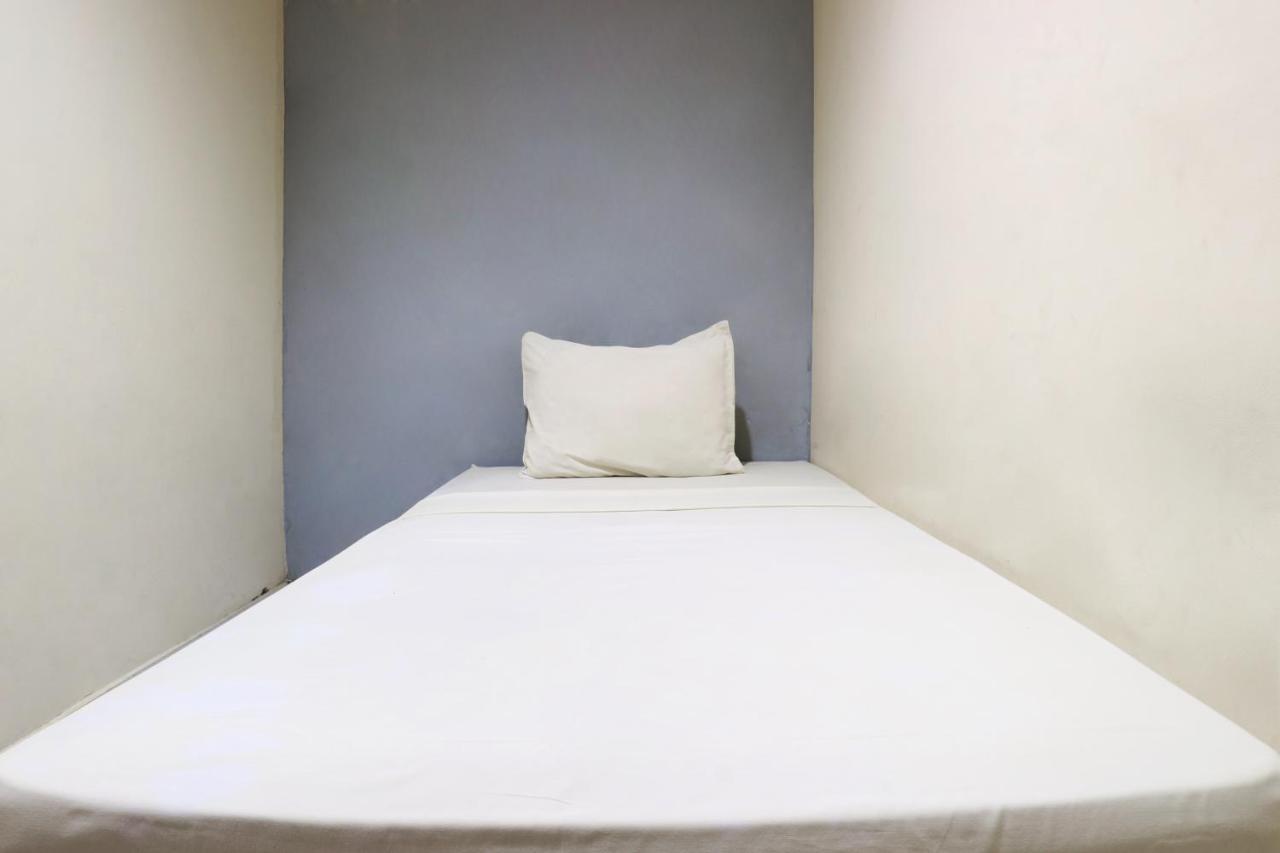 Sabrina Guest House Джакарта Екстериор снимка