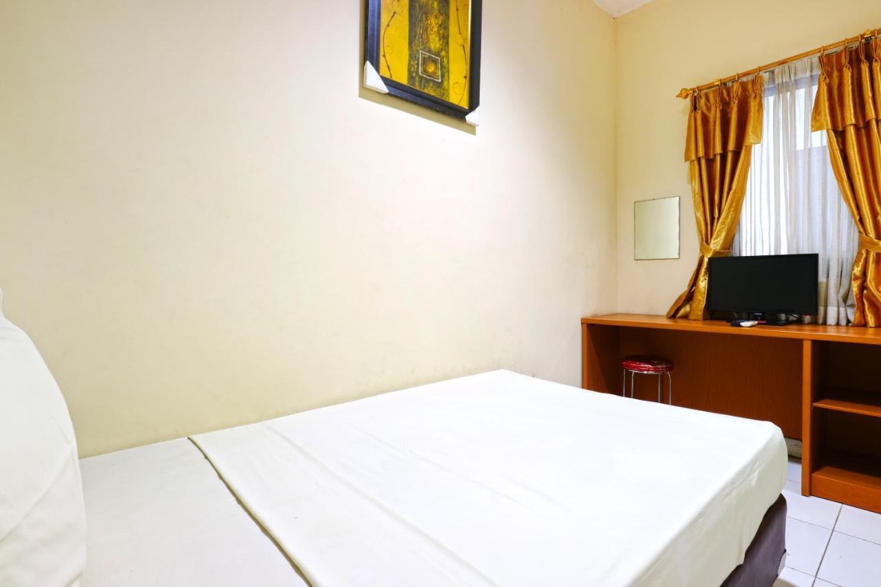 Sabrina Guest House Джакарта Екстериор снимка