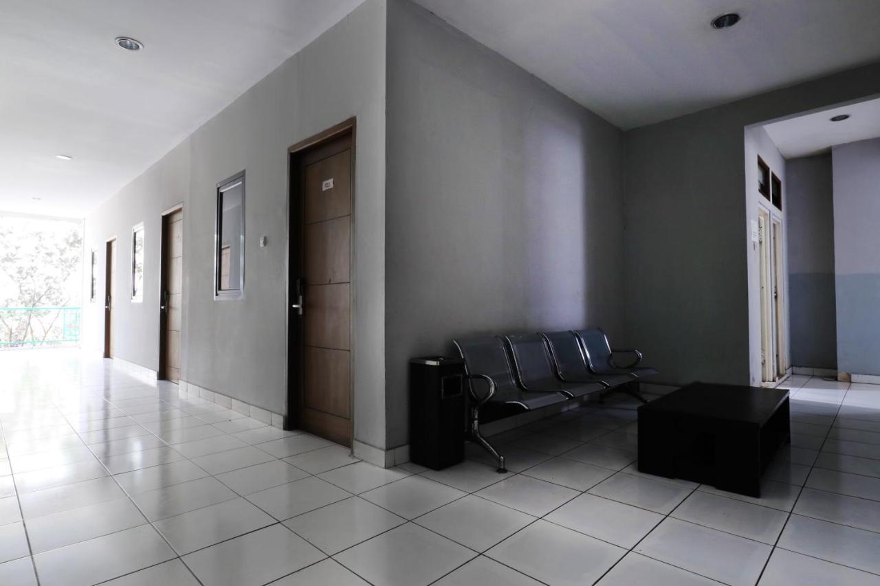 Sabrina Guest House Джакарта Екстериор снимка