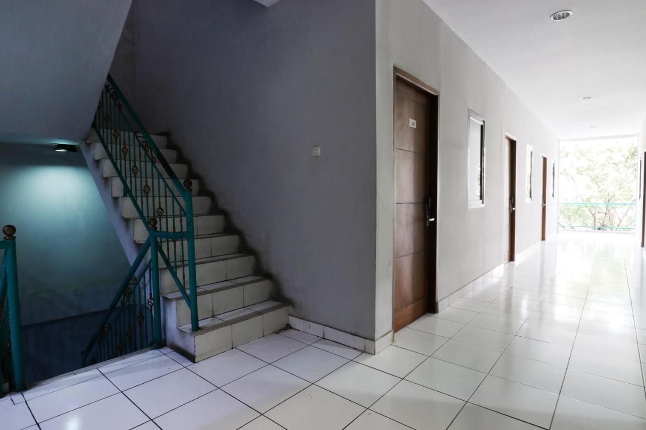 Sabrina Guest House Джакарта Екстериор снимка