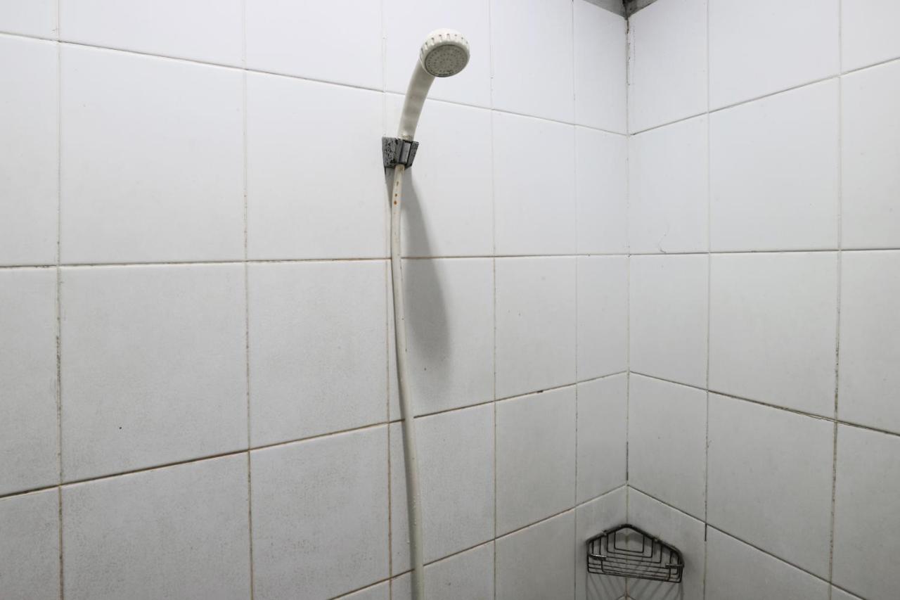 Sabrina Guest House Джакарта Екстериор снимка