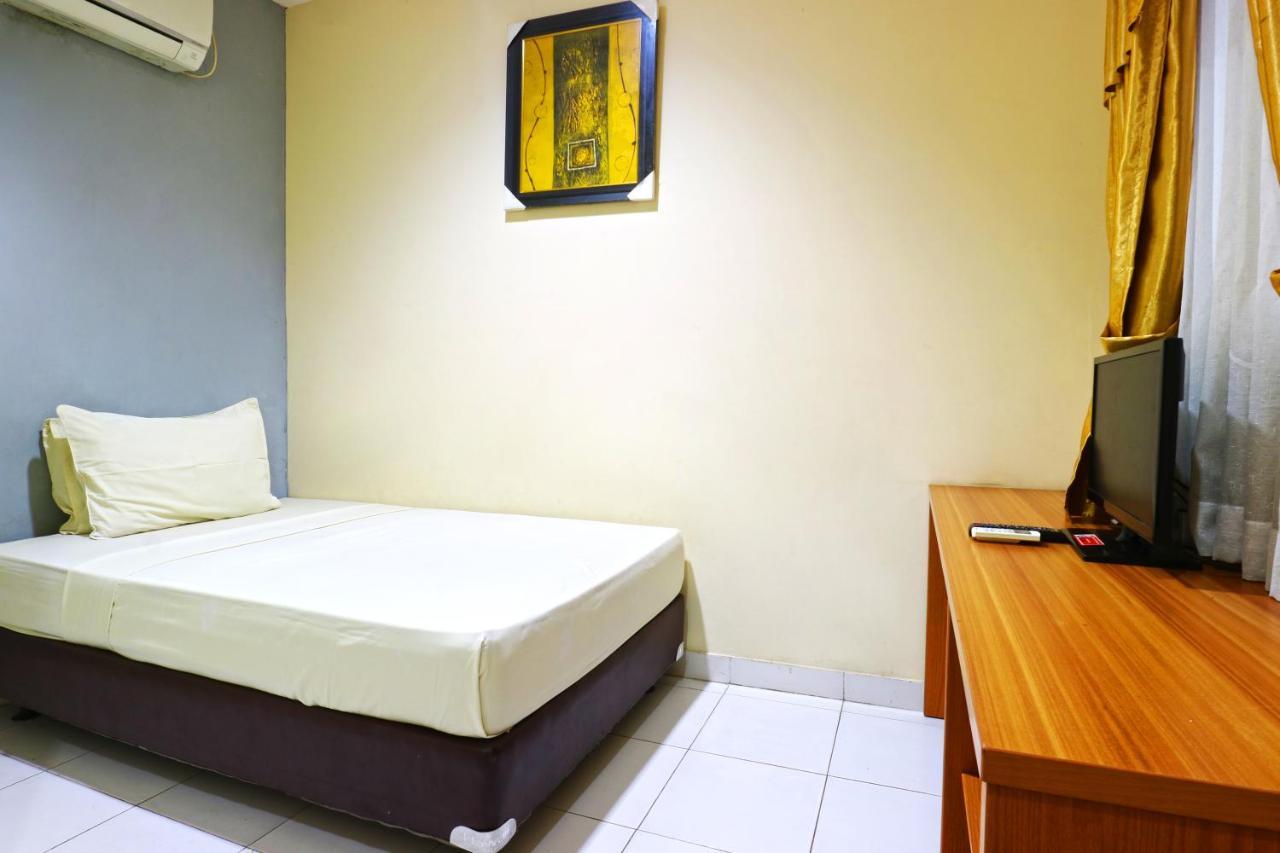 Sabrina Guest House Джакарта Екстериор снимка