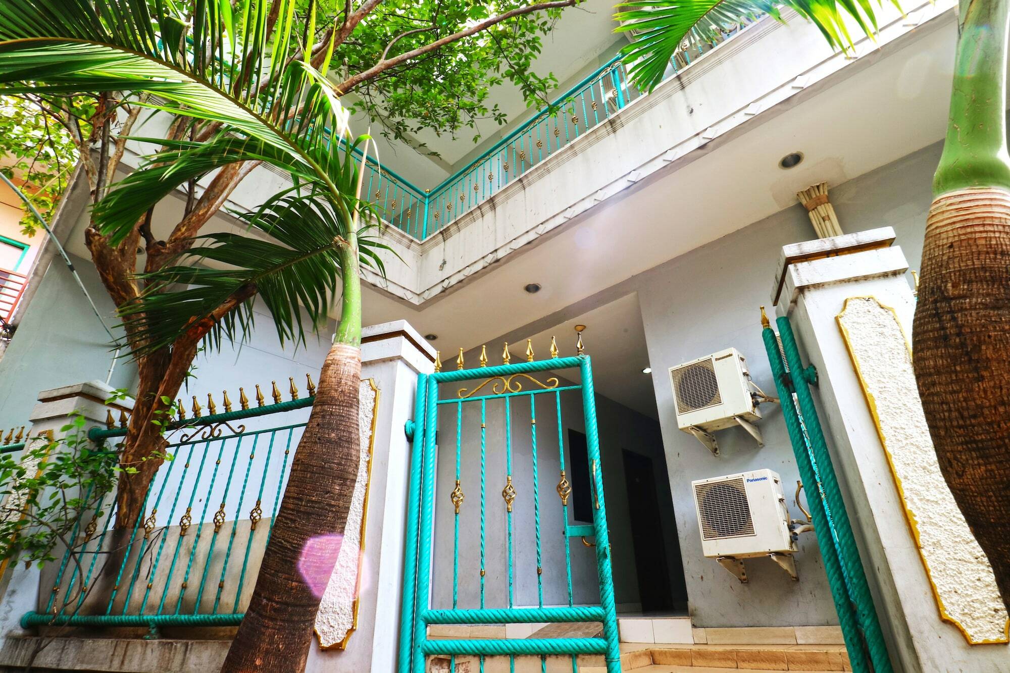 Sabrina Guest House Джакарта Екстериор снимка